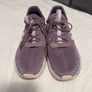 ADIDAS - Cloud Foam Runners